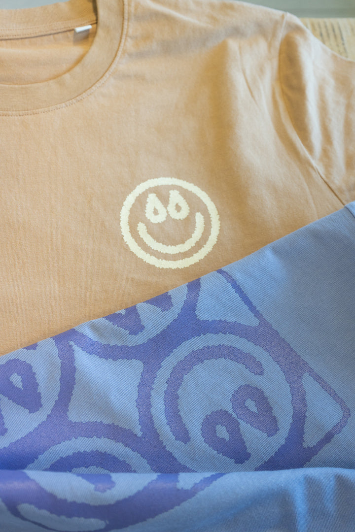 Smiley Fairtrade T-Shirt Better Together Latte und Lavendel Siebdruck Playground Coffee Kaffeeroesterei Hamburg St.Pauli 