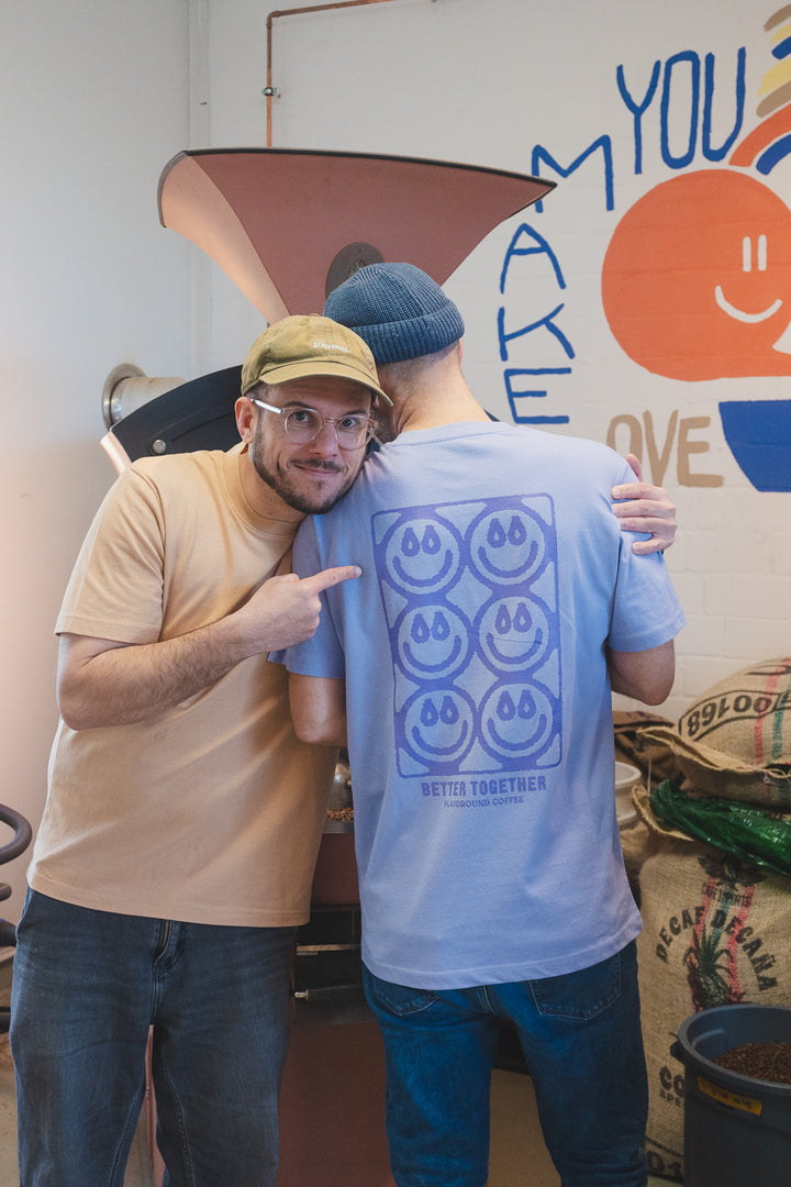 Fairtrade T-Shirt Better Together Lavendel Playground Coffee Kaffeeroesterei Hamburg St.Pauli Smiley 